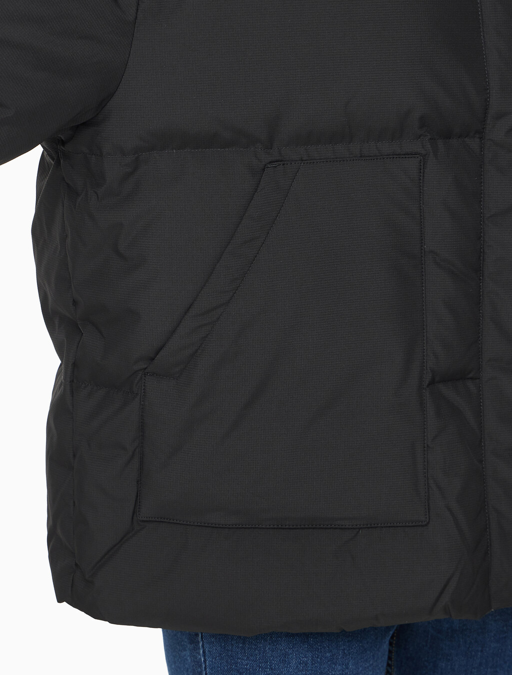 Buy 여성 숏랭스 스탠드 카라 푸퍼 다운 재킷 in color CK BLACK