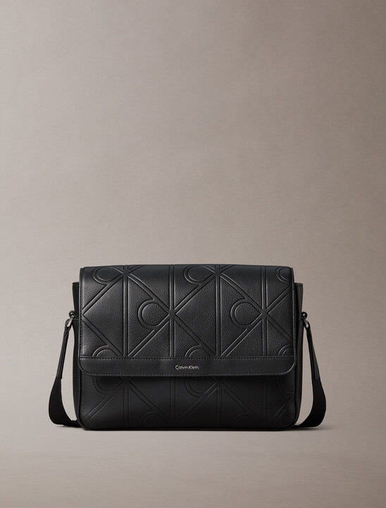 남성 라지 엠보스드 엠블럼 플랩 메신저