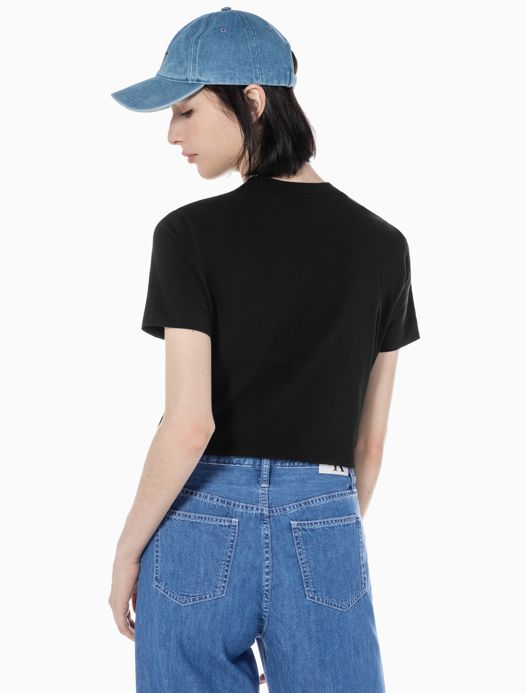 Buy 여성 레귤러핏 스몰 모노그램 로고 반팔 티셔츠  in color CK BLACK