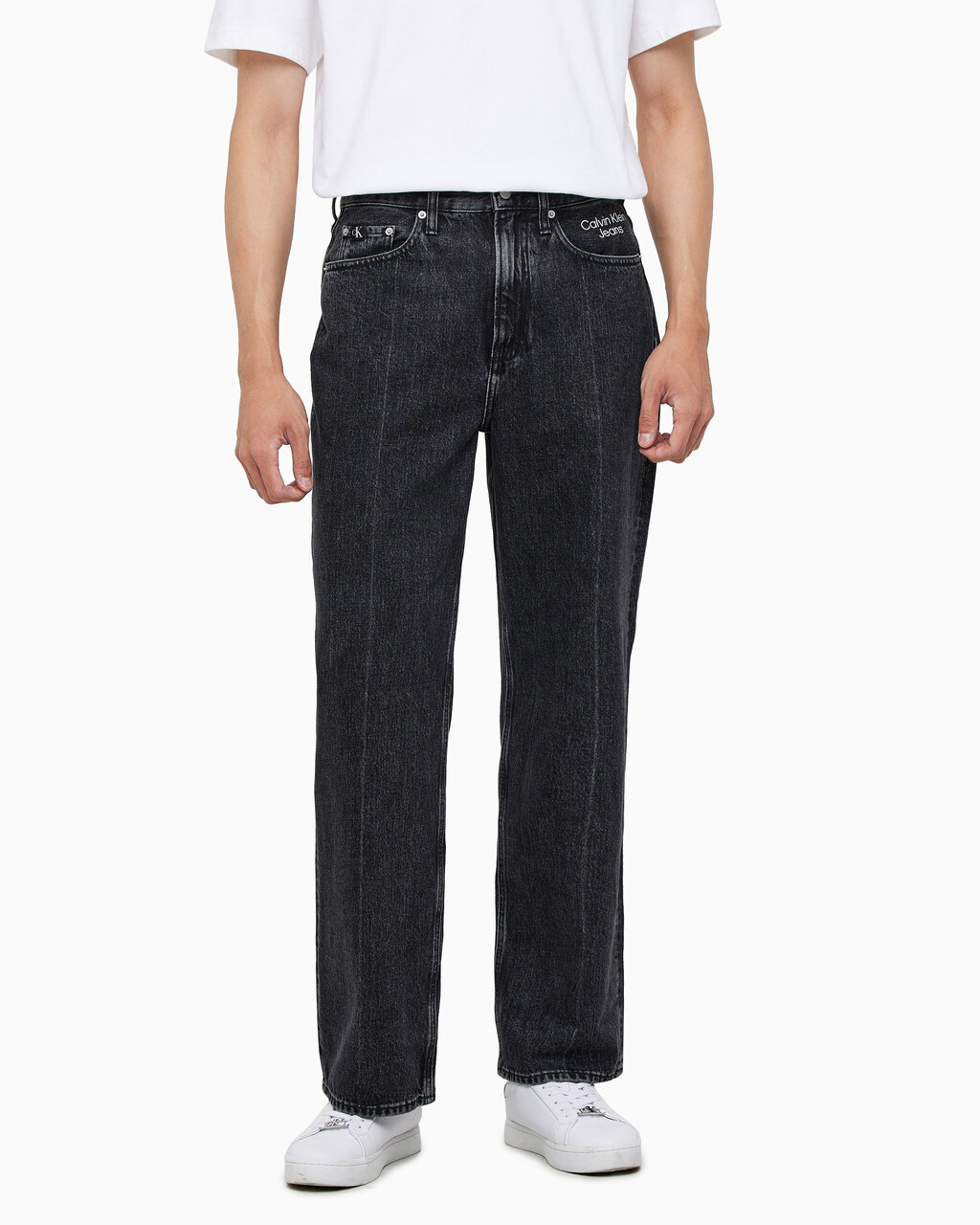 Buy 남성 뉴와이드핏 블랙 데님 in color WASHED BLACK LOGO LACE
