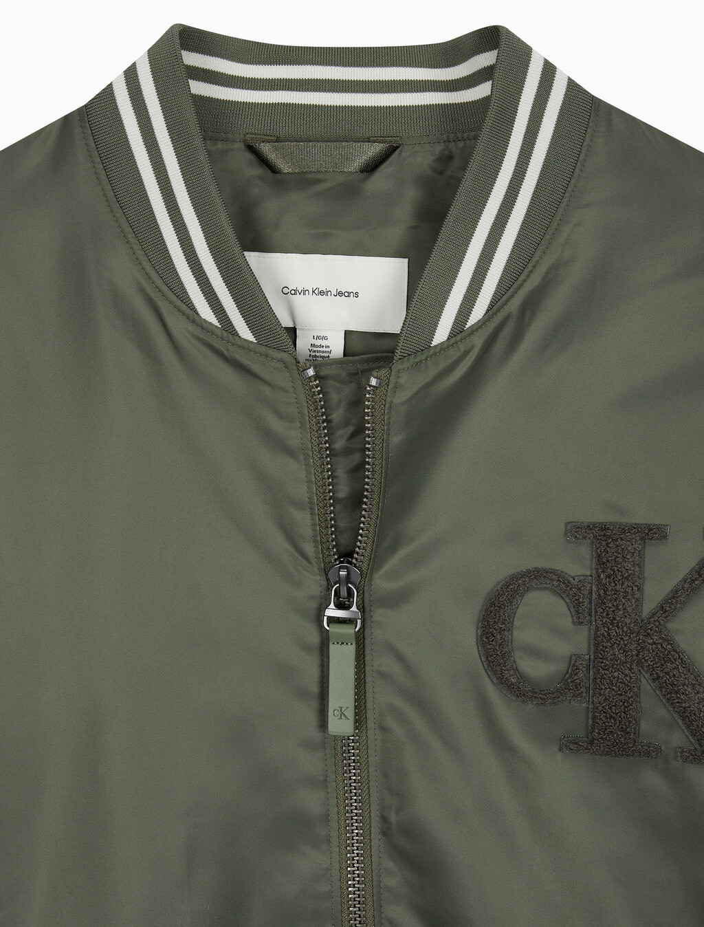 Buy 남성 티핑 디테일 히어로 패딩 보머 in color DUSTY OLIVE