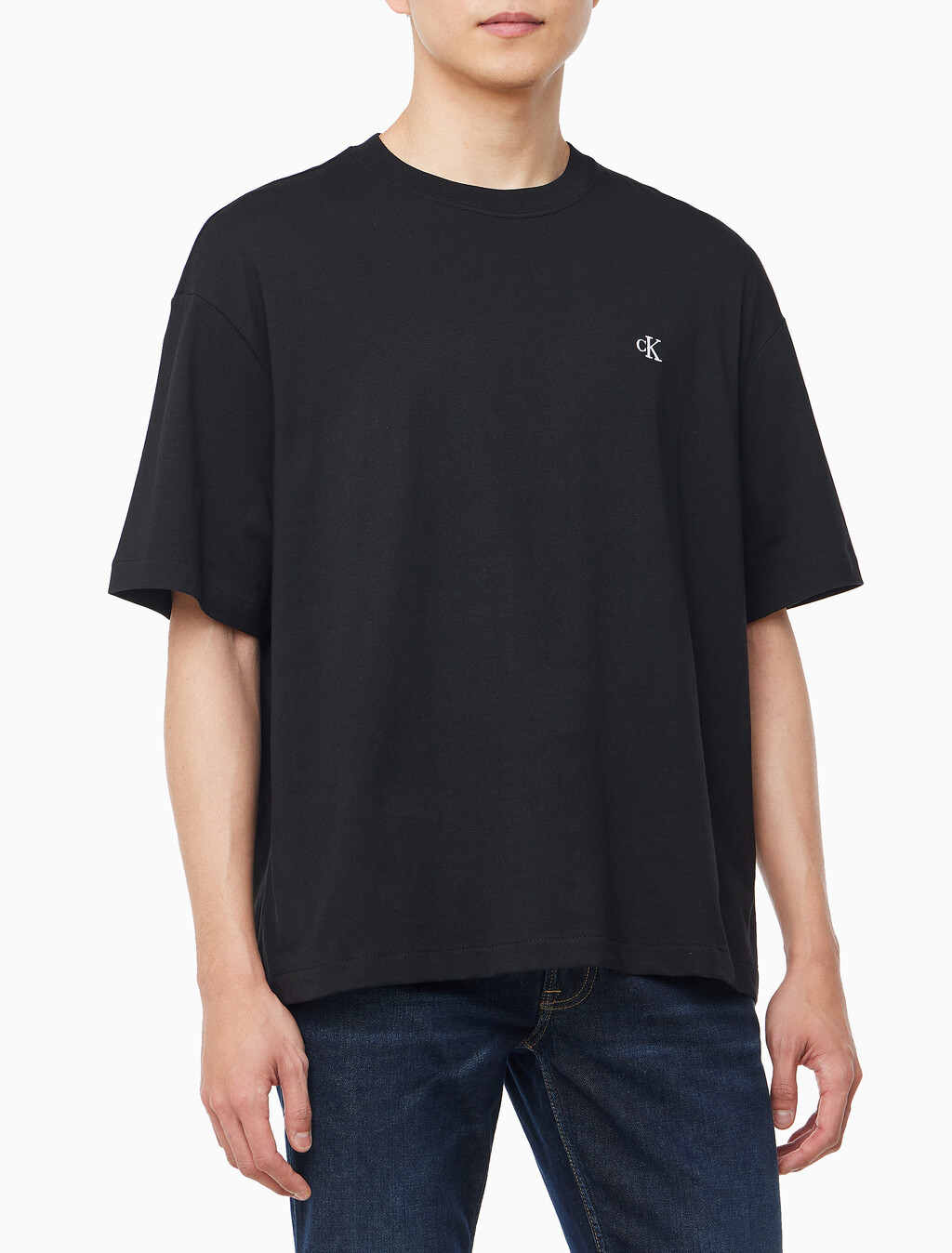 Buy 남성 릴렉스핏 아카이브 로고 반팔 티셔츠 in color BLACK