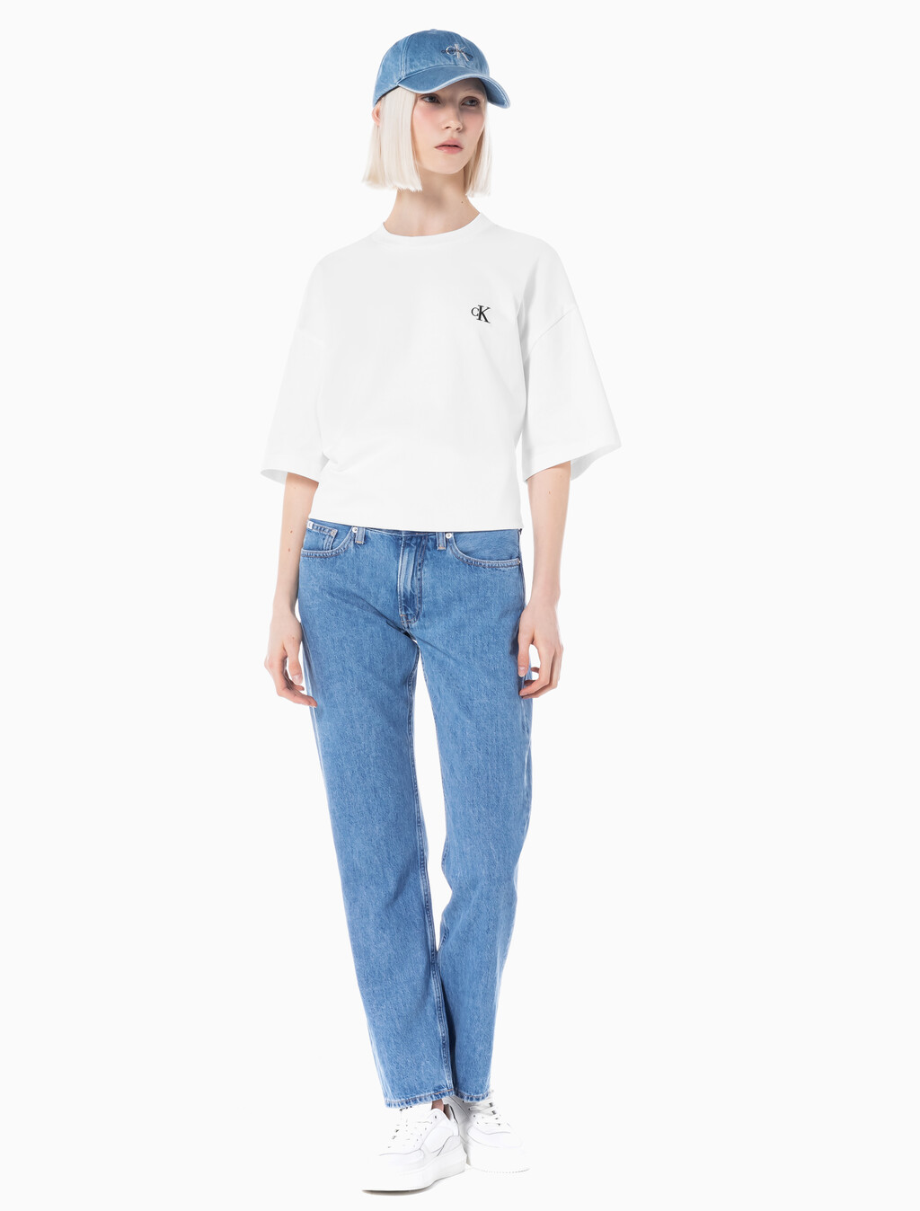 Buy 여성 로우라이즈 스트레이트핏 미드블루 데님 in color MID BLUE BACK EMBRO
