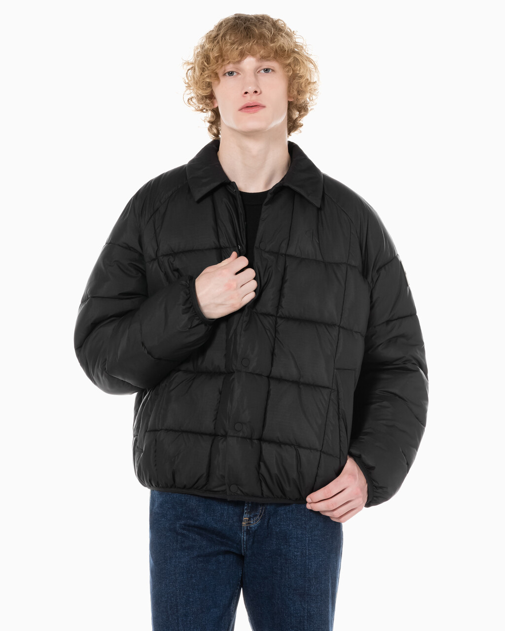 Buy 남성 프리미엄 라인 에센셜 패디드 오버셔츠 in color CK BLACK