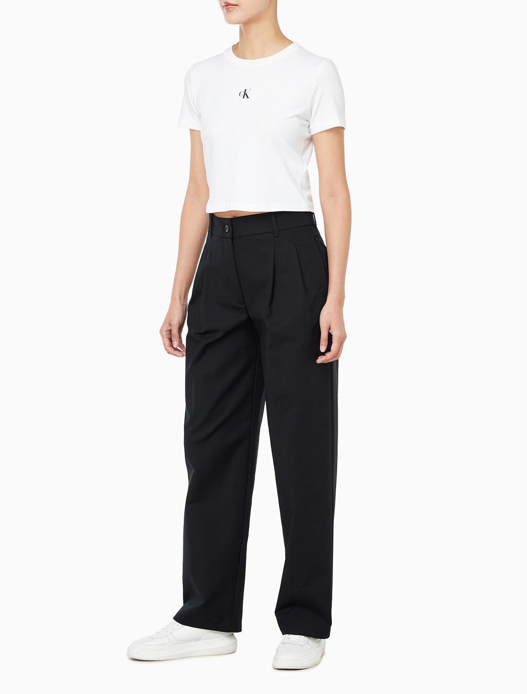 Buy 여성 스트레치 치노 와이드 핏 팬츠 in color BLACK