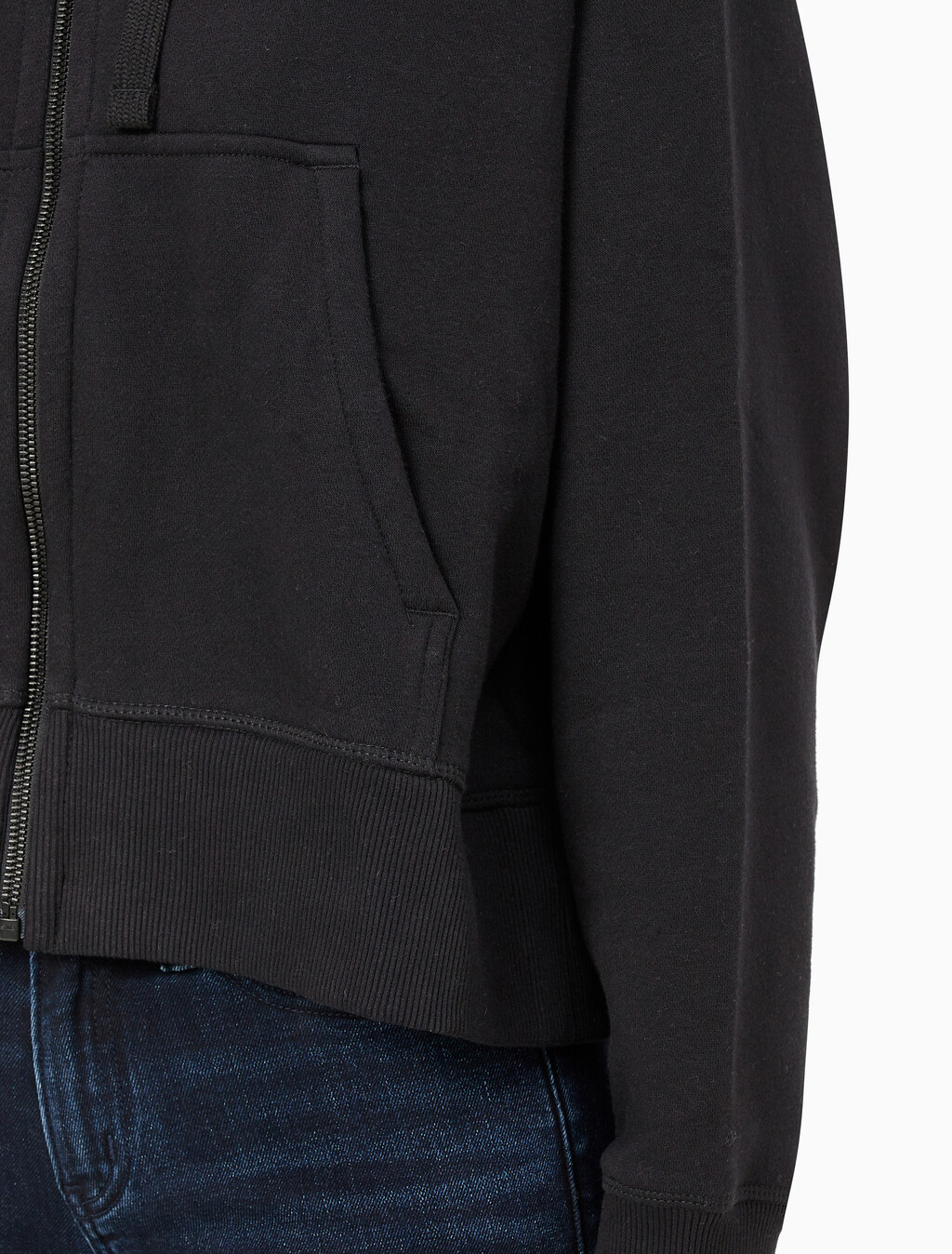 Buy 여성 아카이브 릴렉스핏 CK 스몰 로고 크롭 기모 후드 집업 in color BLACK BEAUTY