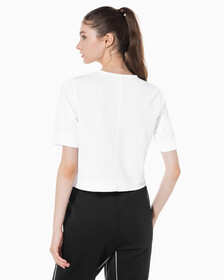 Buy 여성 박시 핏 에센셜 기능성 반팔 티셔츠 in color BRIGHT WHITE