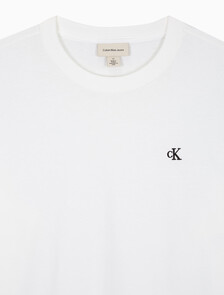 Buy 남성 이지핏 아카이브 로고 긴팔 티셔츠 in color BRIGHT WHITE