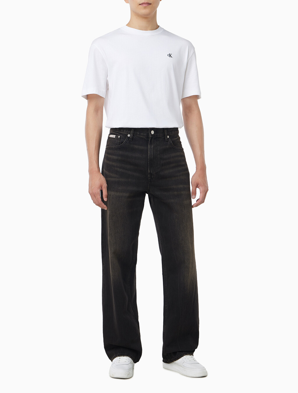 Buy 남성 배기핏 에스프레소 블랙 데님 in color Black