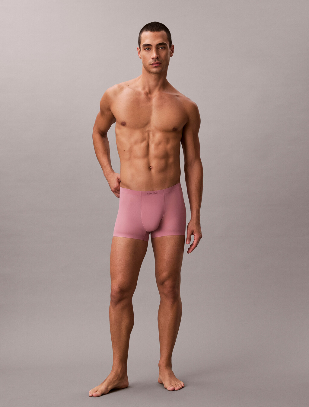 Buy 남성 CK 블랙 인비져블 메쉬 트렁크 in color PINK