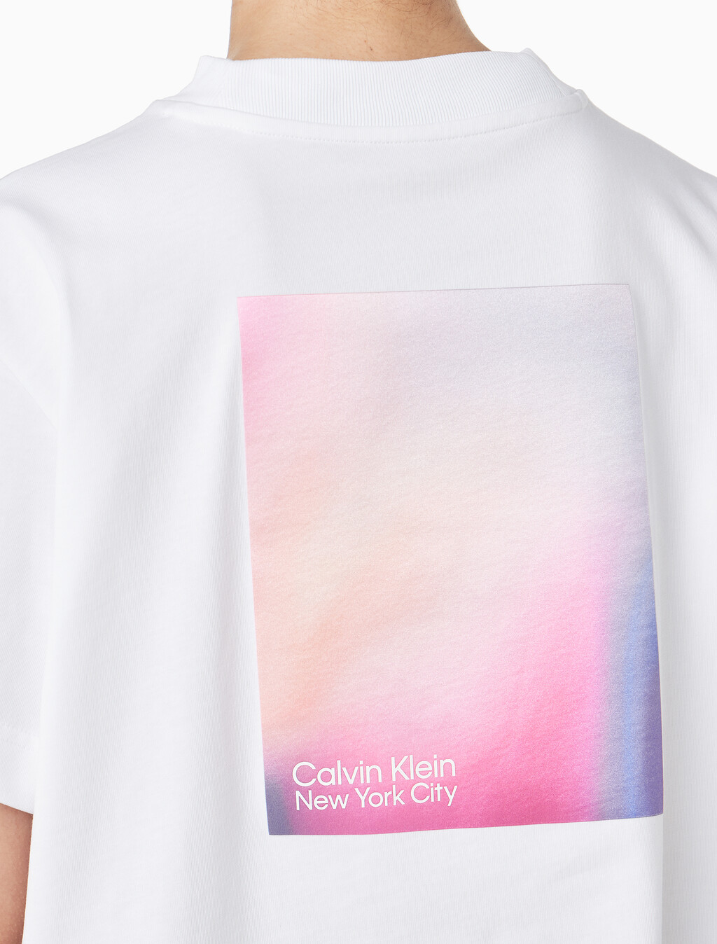 Buy 여성 패션핏 그라데이션 반팔 티셔츠 in color BRILLIANT WHITE