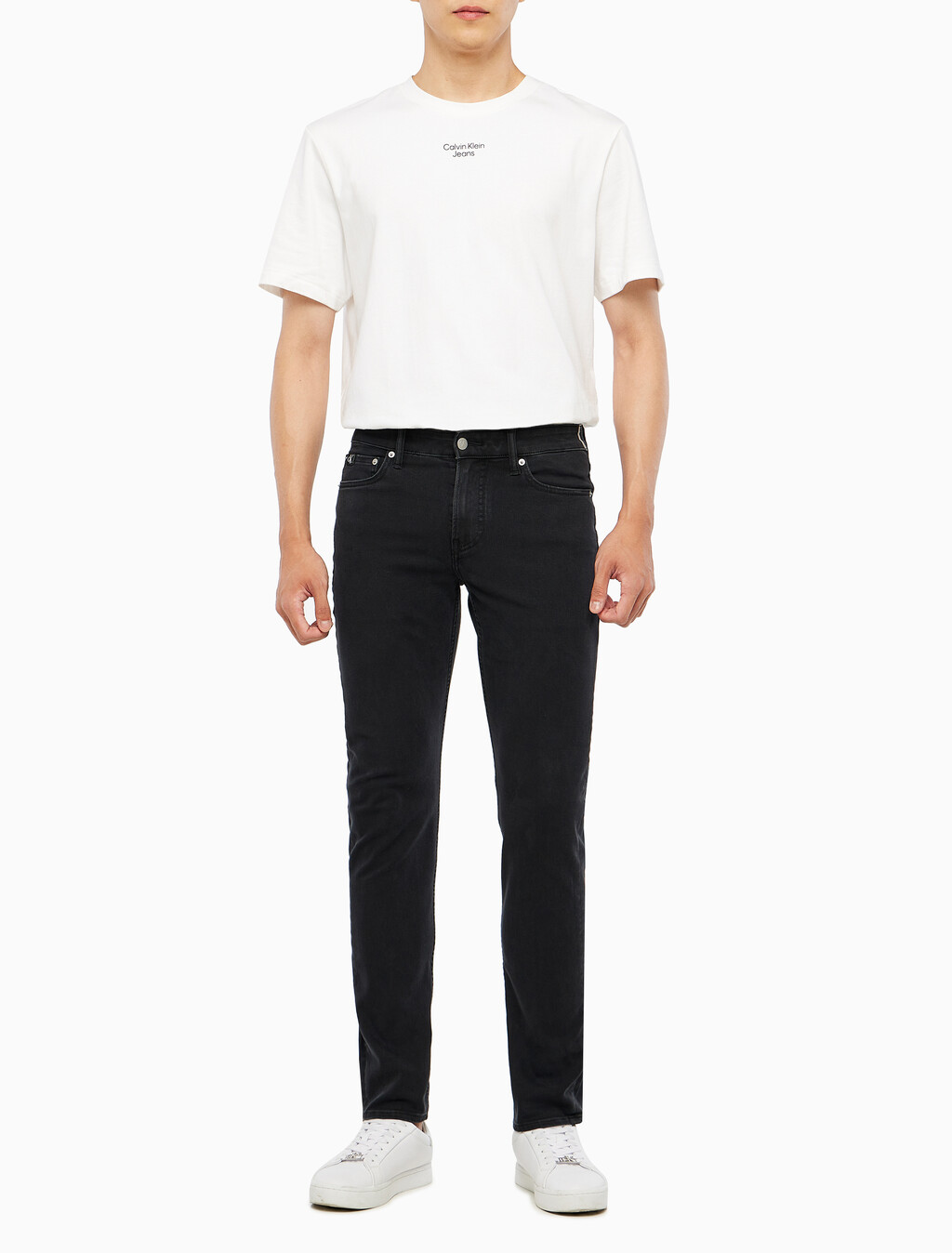 Buy 남성 슬림핏 블랙 데님 in color WASHED BLACK LOGO LACE