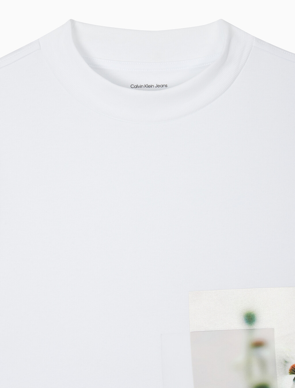 Buy 여성 패션핏 플로럴 반팔 티셔츠 in color BRILLIANT WHITE