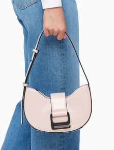 Buy 여성 CKJ 오프 듀티 홀리데이 라운드 숄더백 in color PINK