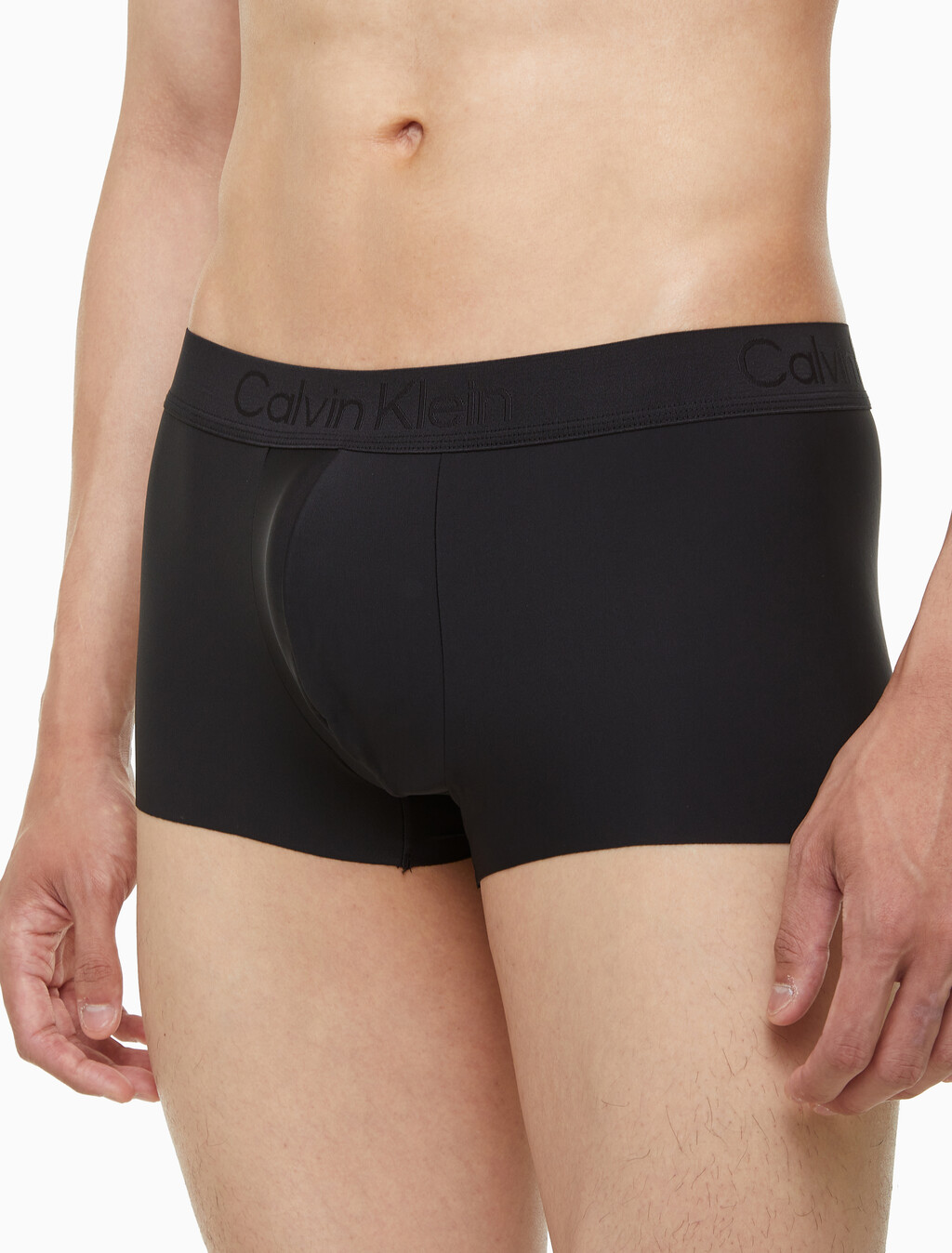 Buy 남성 CK 블랙 마이크로 로우 라이즈 드로즈 in color BLACK