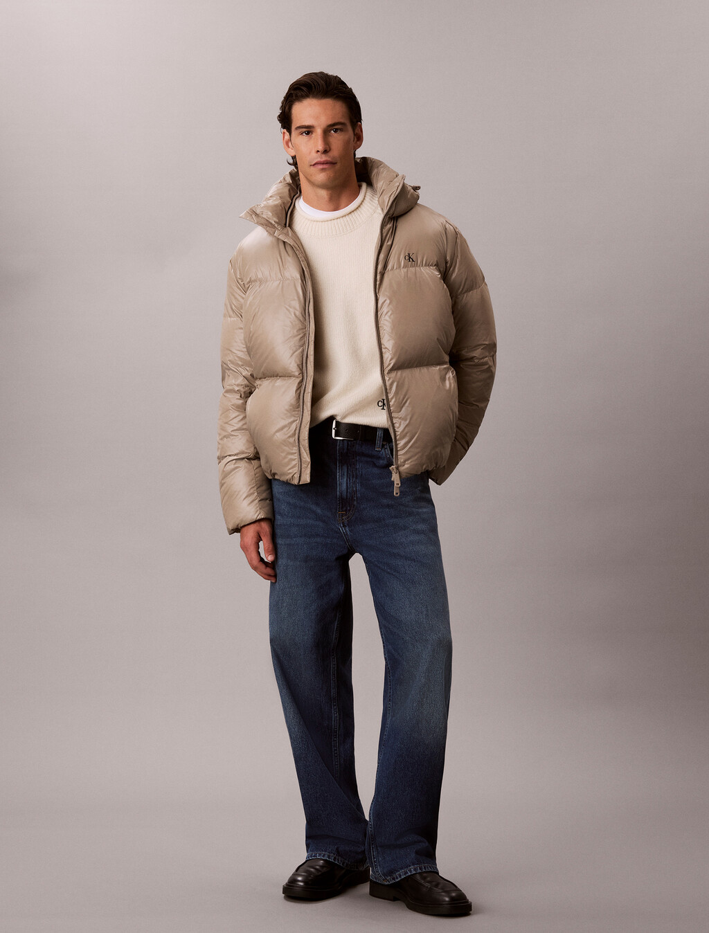 Buy 남성 글로시 디터처블 후드 다운 푸퍼 자켓 in color Beige
