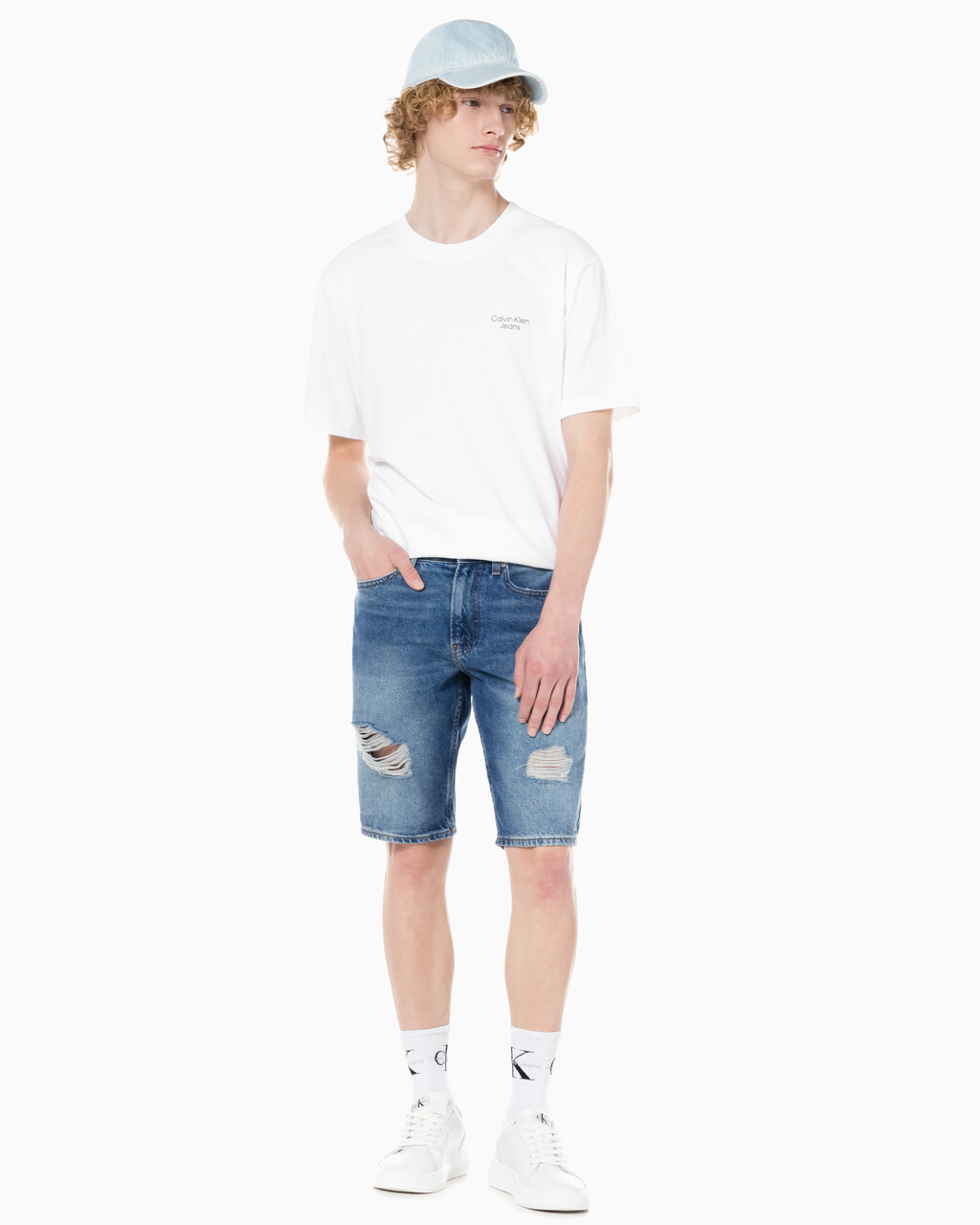 Buy 남성 레귤러핏 디스트로이드 라이트블루 데님 쇼츠 in color 028A CHALKY BLU