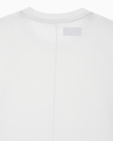 Buy 여성 릴렉스 핏 에센셜 반팔 티셔츠 in color WHITE