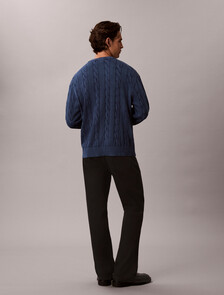 Buy 남성 가먼트 다이 케이블 모노로고 스웨터 in color PAGEANT BLUE
