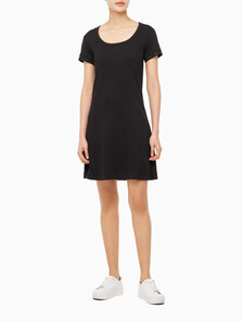 Buy 여성 로고 엠보스 립 반팔 코튼 드레스 in color CK BLACK