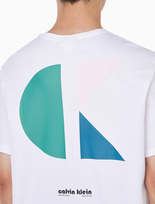 Buy 남성 이지핏 바우하우스 로고 그래픽 반팔 티셔츠 in color BRILLIANT WHITE