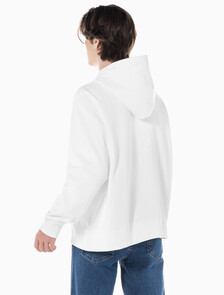 Buy 남성 아카이브 릴렉스핏 CK 스몰 로고 기모 후디 in color BRILLIANT WHITE