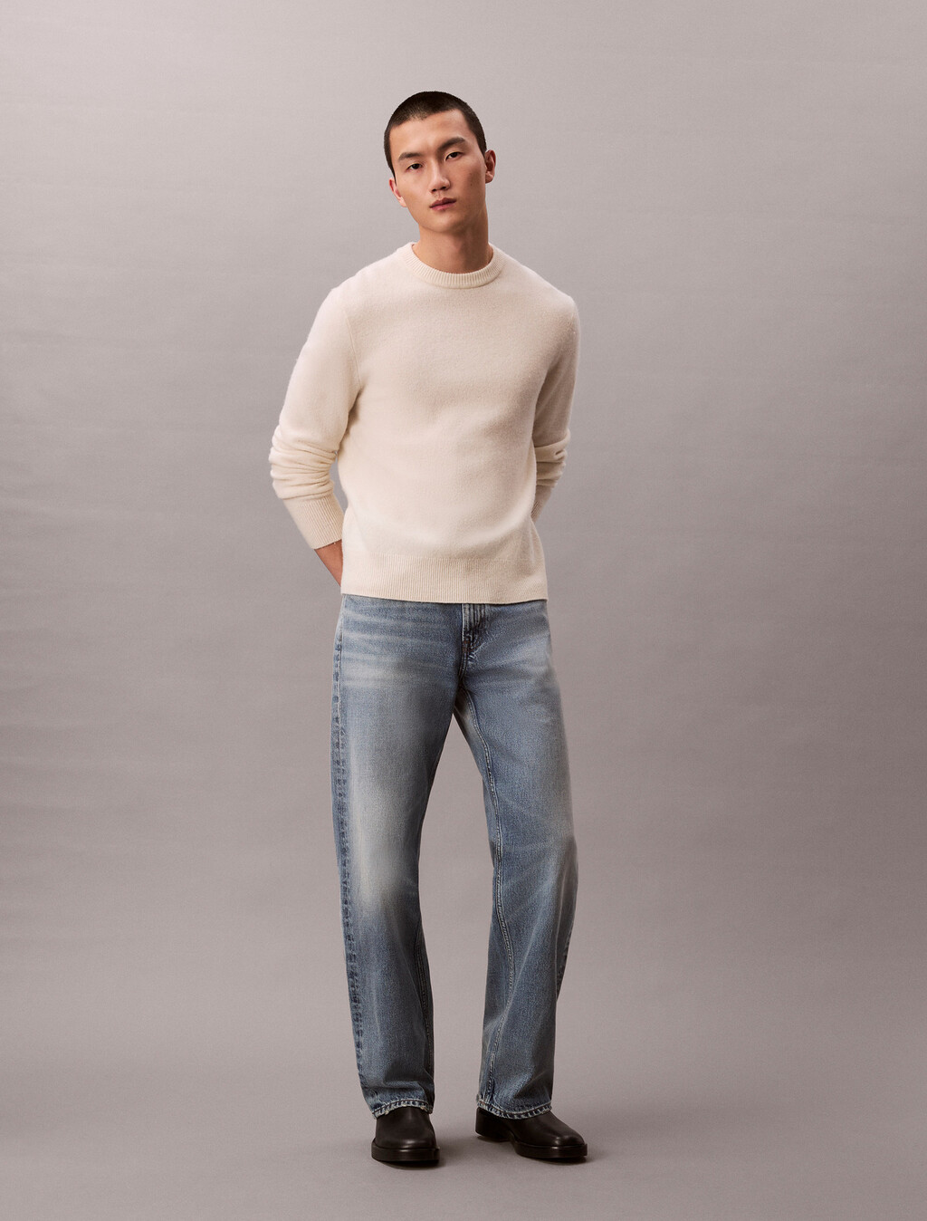 Buy 남성 90S 스트레이트핏 빈티지 핀치 데님 in color Light blue