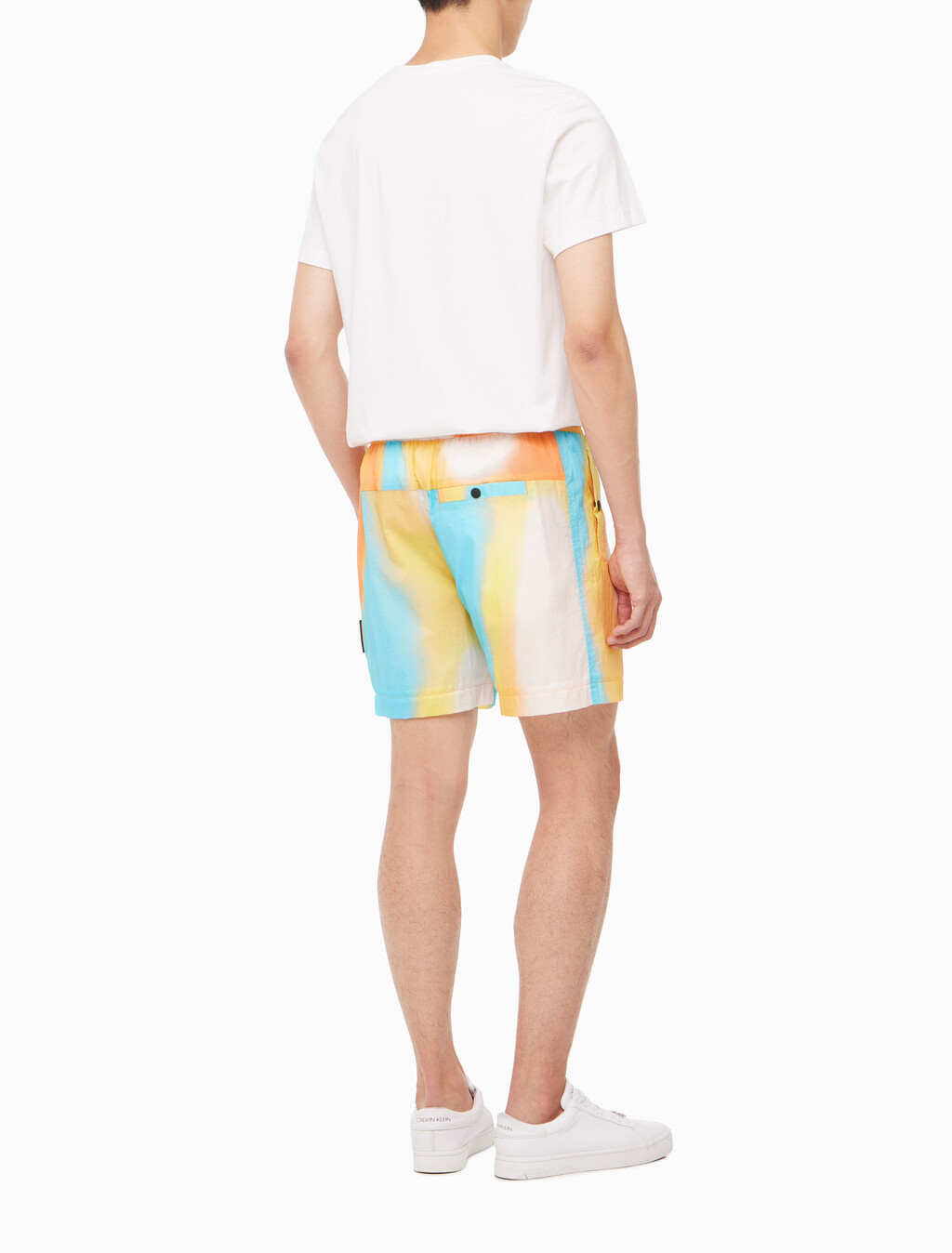 Buy 남성 올오버 그래픽 프린트 쇼츠 in color ANCIENT WHITE/EGGSHELL