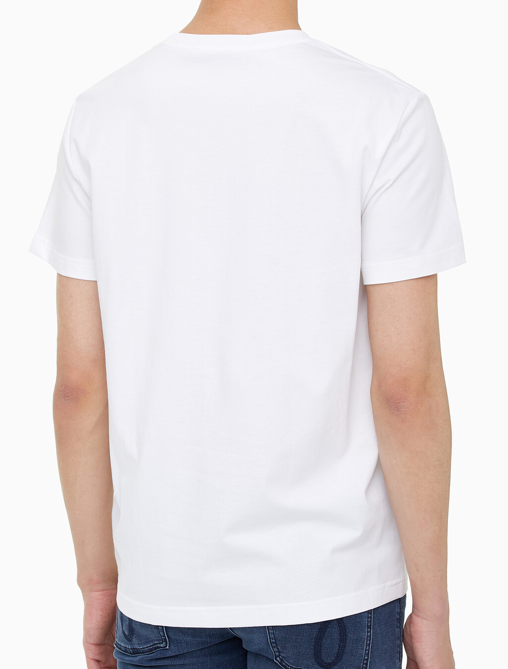 Buy 남성 레귤러핏 솔리드 CK 로고 반팔 티셔츠 in color BRIGHT WHITE