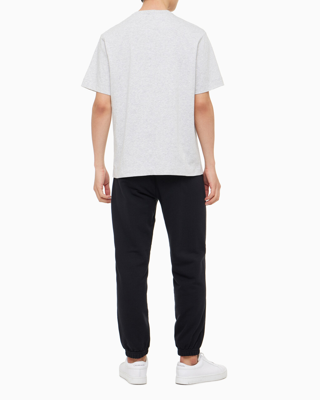 Buy 남성 레귤러 핏 에센셜 로고 반팔 티셔츠 in color ATHLETIC GREY H