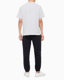 Buy 남성 레귤러 핏 에센셜 로고 반팔 티셔츠 in color ATHLETIC GREY H