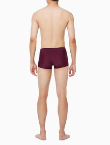 Buy 남성 CK 블랙 마이크로 로우 라이즈 드로즈 in color BURGUNDY