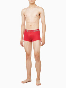 Buy 남성 뉴 사인 로고 로우 라이즈 트렁크 in color Red