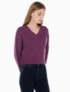 Buy 여성 캐시미어 백 디테일 풀오버 in color AMARANTH 