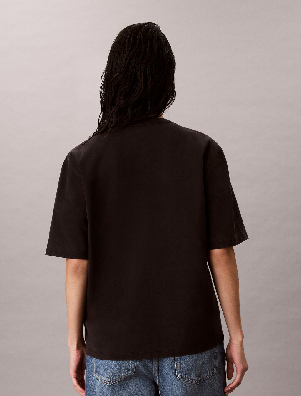 Buy 여성 로고 그래픽 릴렉스드핏 티 in color BLACK