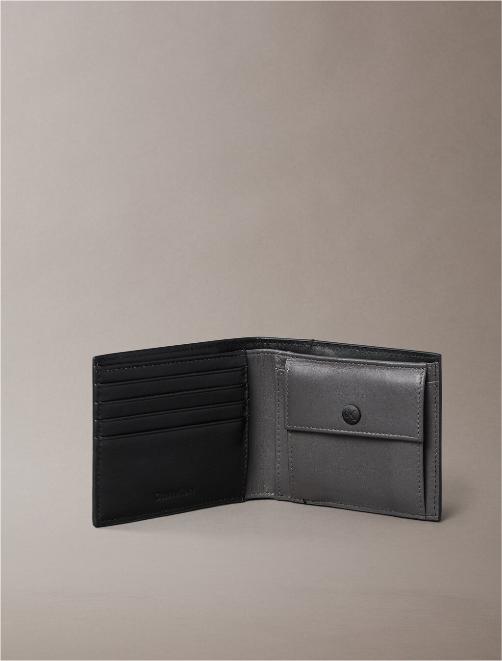 Buy 남성 볼드 로고 빌 폴드 지갑 in color BLACK