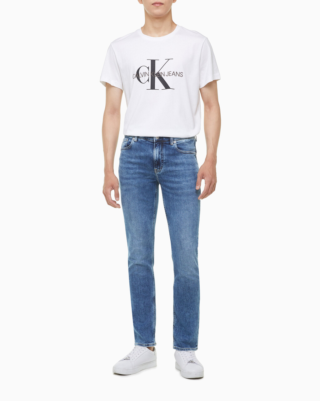 Buy 남성 미드블루 바디핏 데님 in color MID BLUE BACK EMBRO
