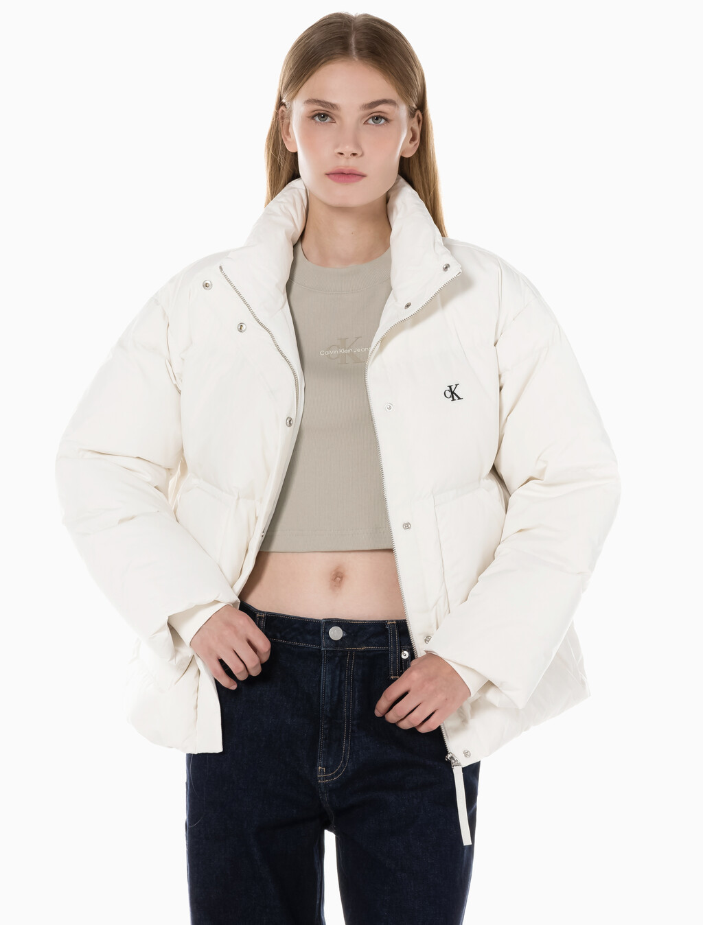 Buy 여성 숏 렝스 스탠드 카라 푸퍼 다운 재킷 in color WHITE