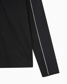 Buy 남성 레귤러핏 1/4 ZIP 롱슬리브 탑 in color BLACK