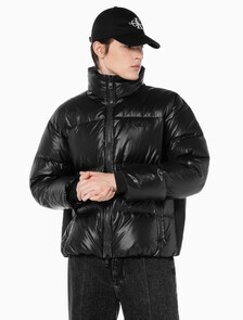 Buy 남녀공용 글로시 숏 푸퍼 in color CK BLACK