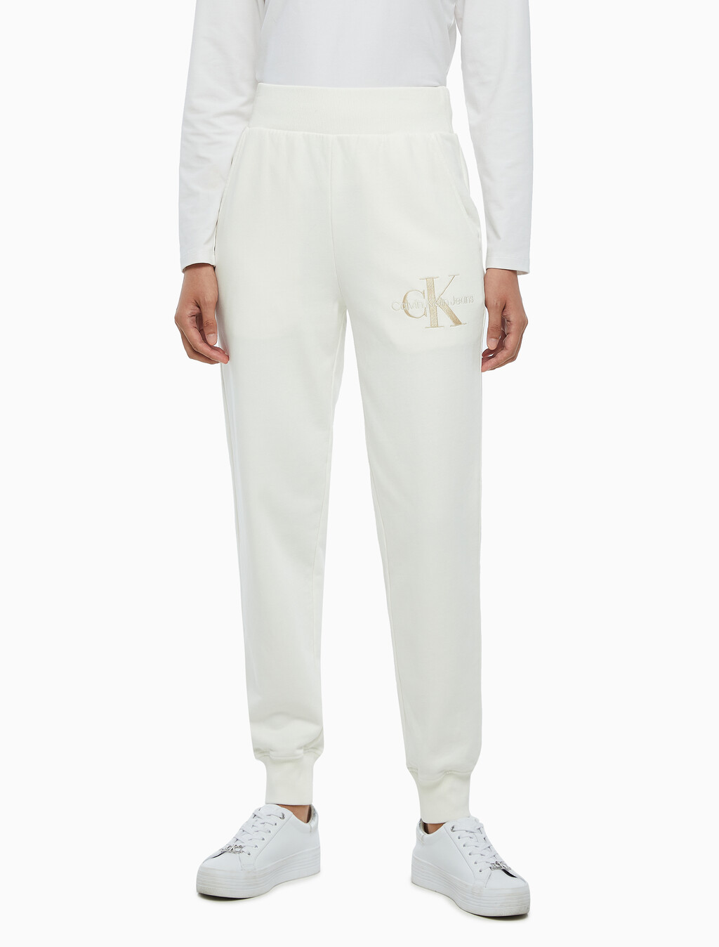 Buy 여성 미네랄 다이 모노로고 조거 팬츠 in color WHITE