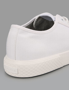 Buy 남성 알바로 레이스업 캔버스 스니커즈 in color WHITE