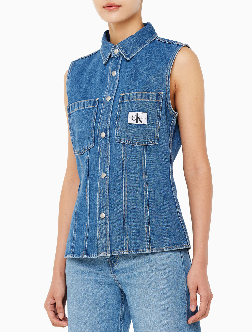 Buy 여성 슬리브리스 린 데님 셔츠 in color MID BLUE BACK EMBRO