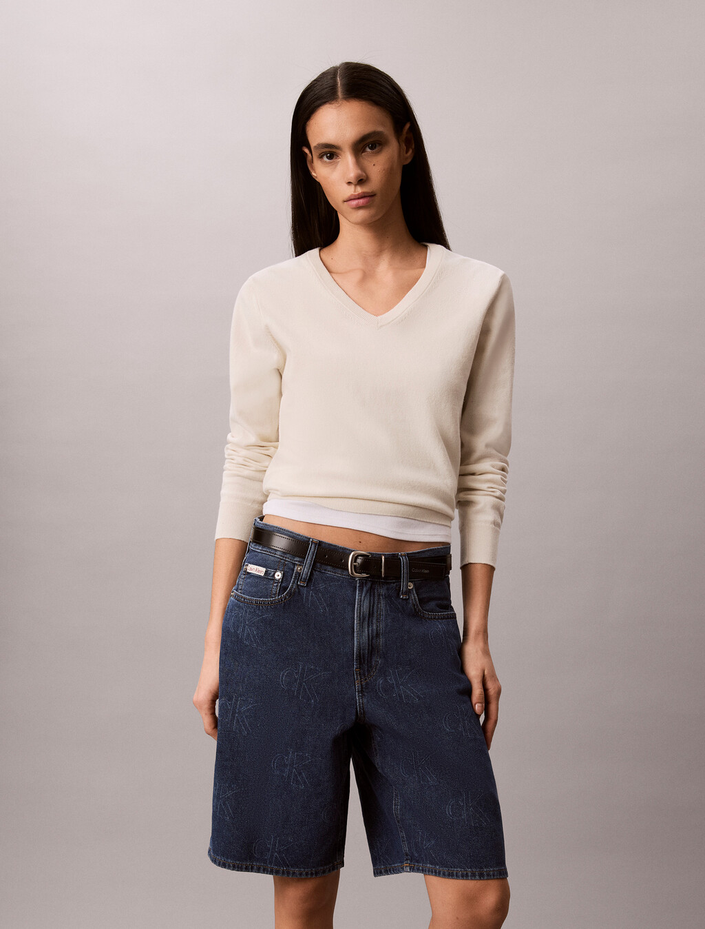 Buy 여성 릴렉스 버뮤다 CK로고 데님 쇼츠 in color Deep Blue