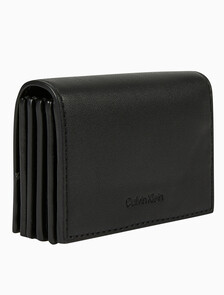 Buy 여성 CK 락 플랩 아코디언 카드지갑 in color BLACK