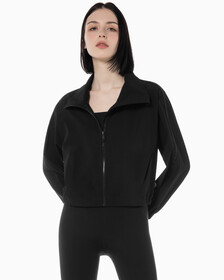 Buy 여성 리플렉티브 로고 레귤러 핏 윈드브레이커 in color BLACK