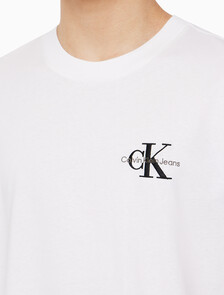 Buy 남성 릴렉스핏 엠보싱 로고 반팔 티셔츠 in color BRIGHT WHITE
