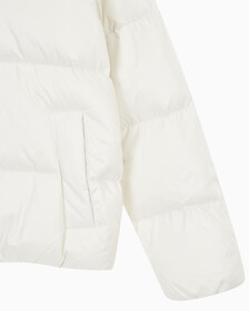 Buy 남녀공용 릴렉스 숏 블로킹 다운 푸퍼 in color WHITE