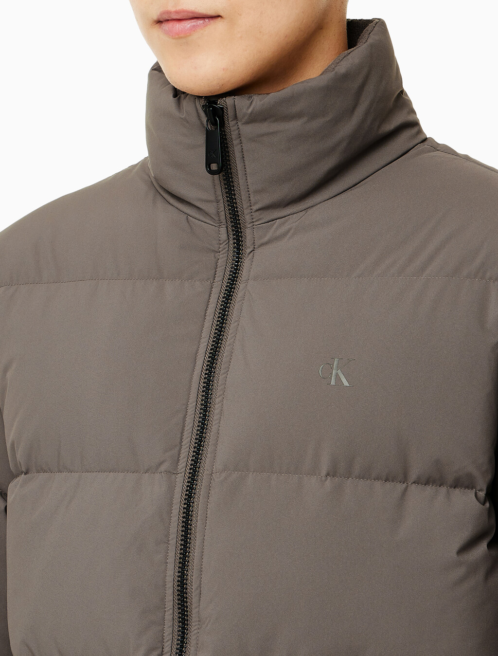 Buy 남성 베이직 에센셜 다운 푸퍼 자켓  in color BROWN