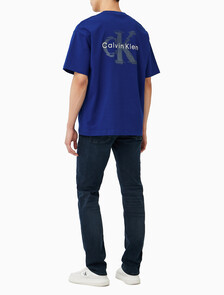 Buy 남성 오버핏 엠보스 모노로고 티 in color Blue